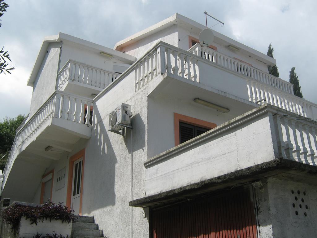 Apartments Ceca Tivat Exterior photo