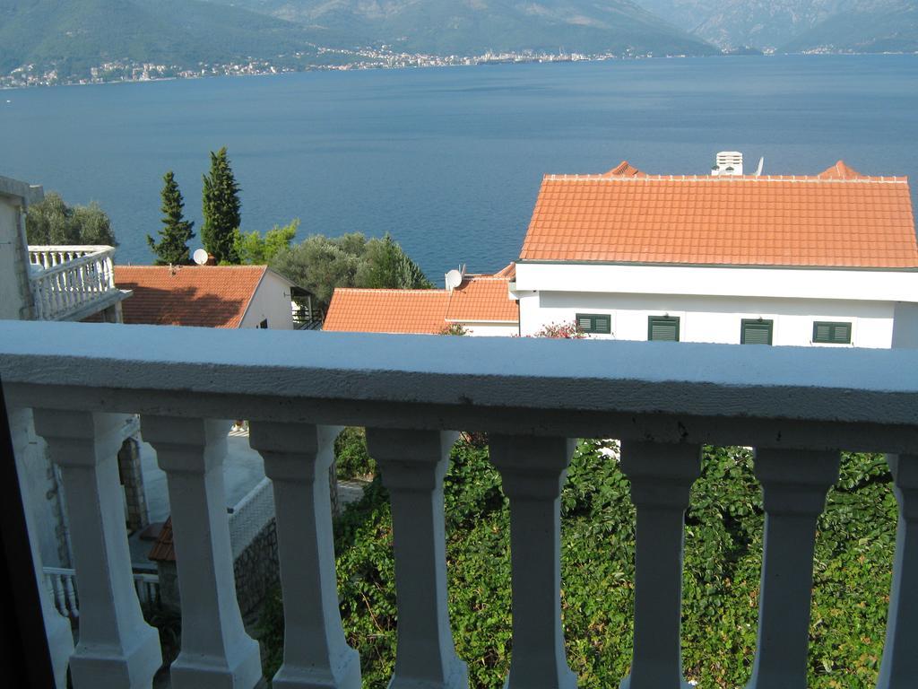 Apartments Ceca Tivat Exterior photo