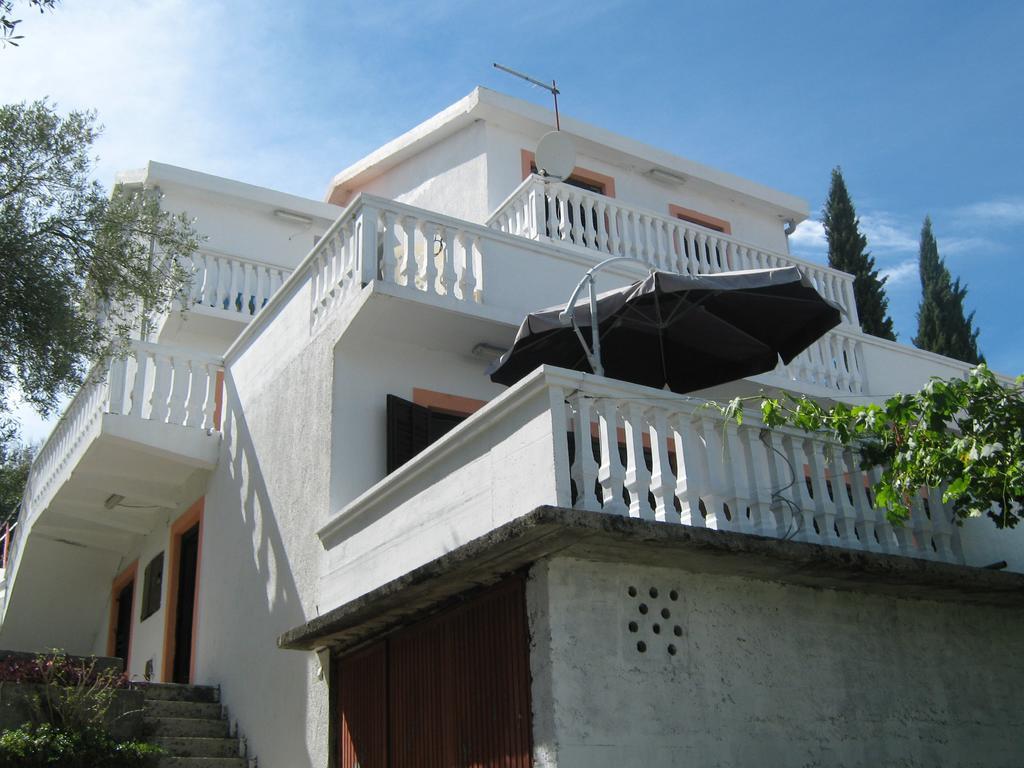 Apartments Ceca Tivat Exterior photo