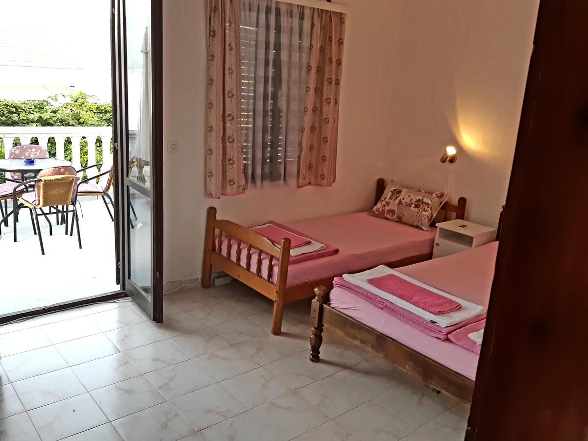 Apartments Ceca Tivat Exterior photo