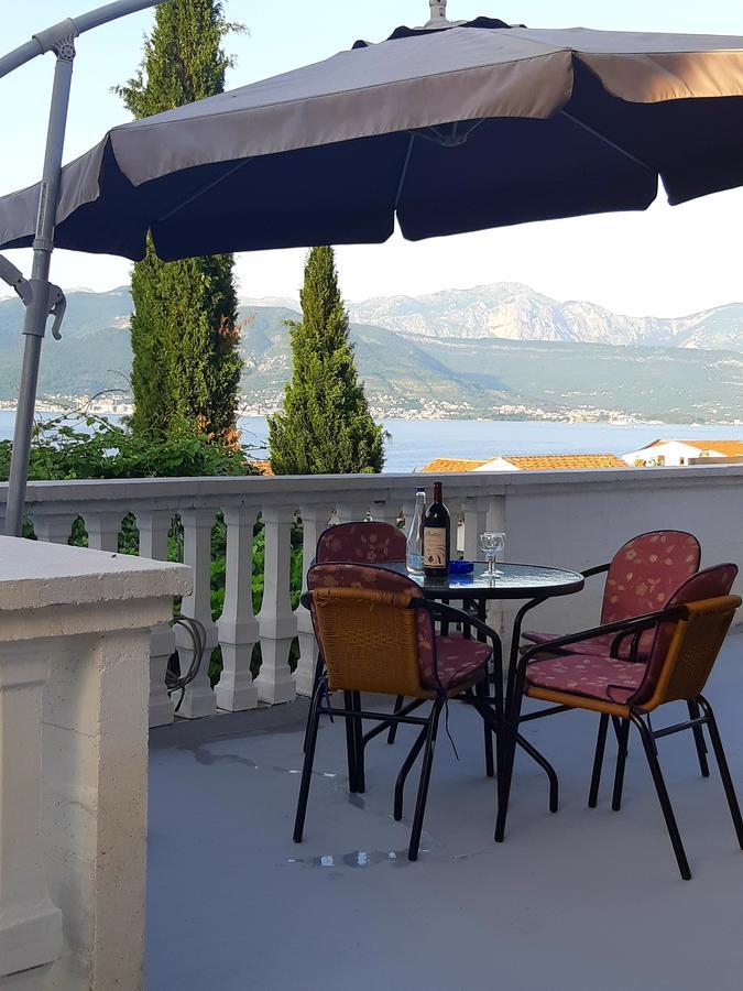 Apartments Ceca Tivat Exterior photo