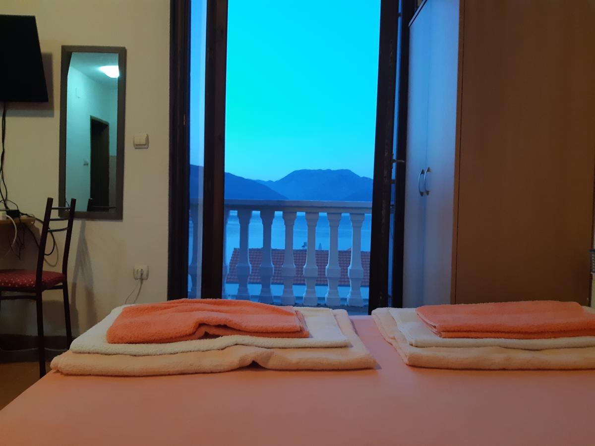 Apartments Ceca Tivat Exterior photo