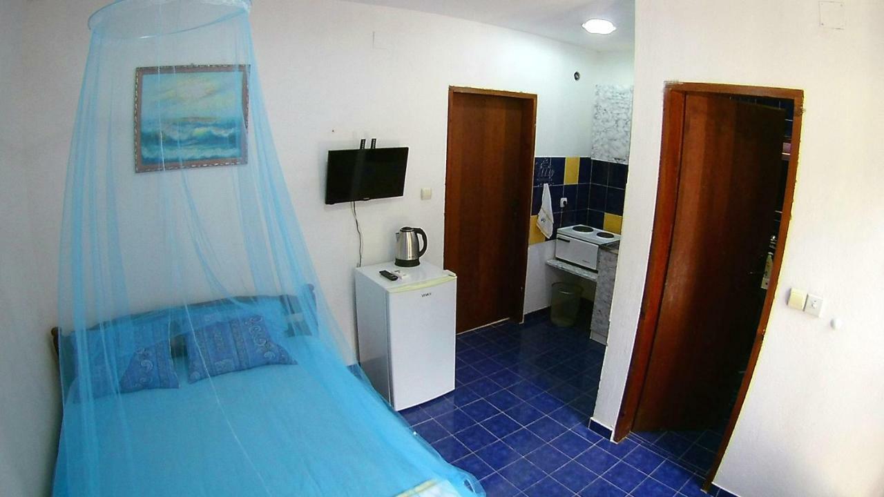 Apartments Ceca Tivat Exterior photo
