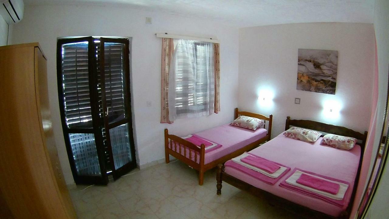 Apartments Ceca Tivat Exterior photo