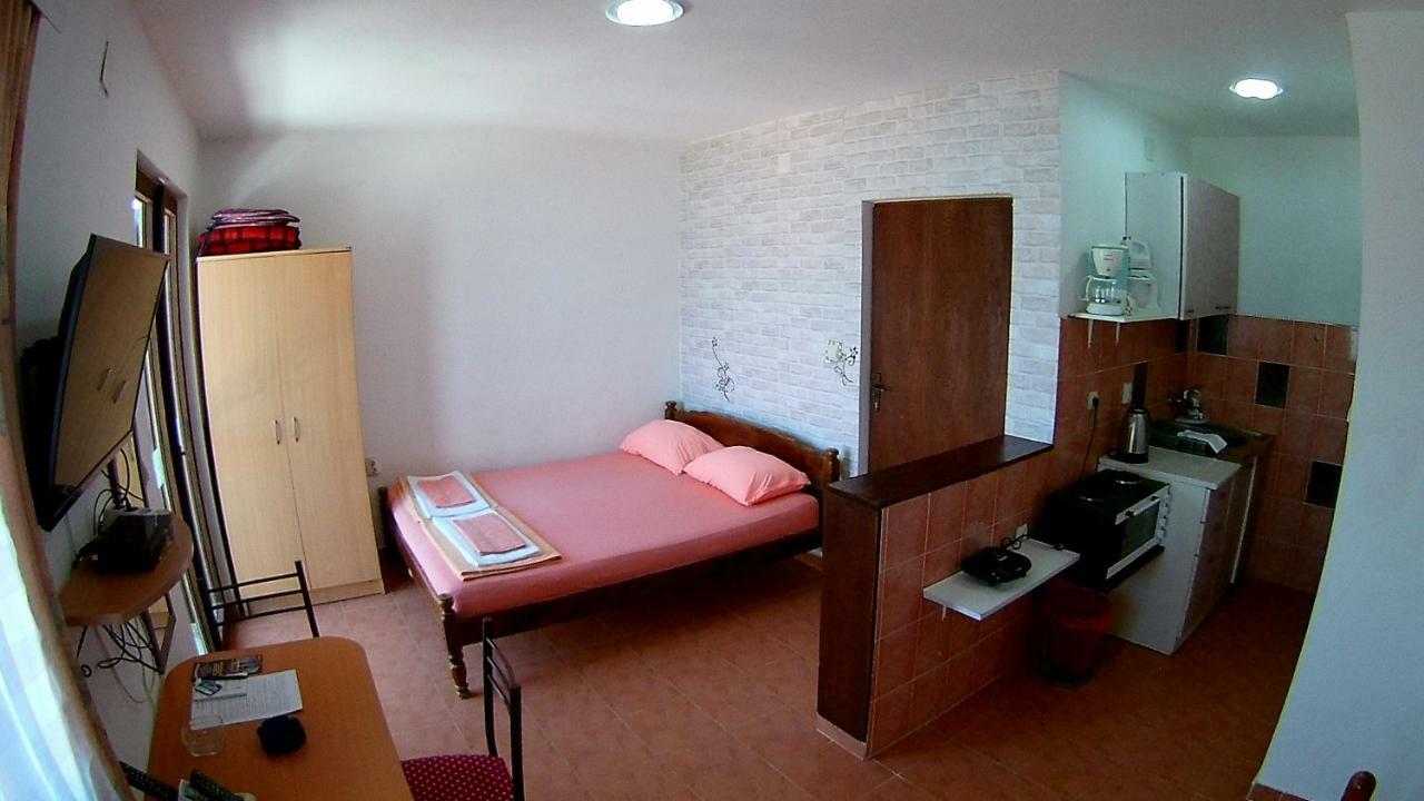 Apartments Ceca Tivat Exterior photo