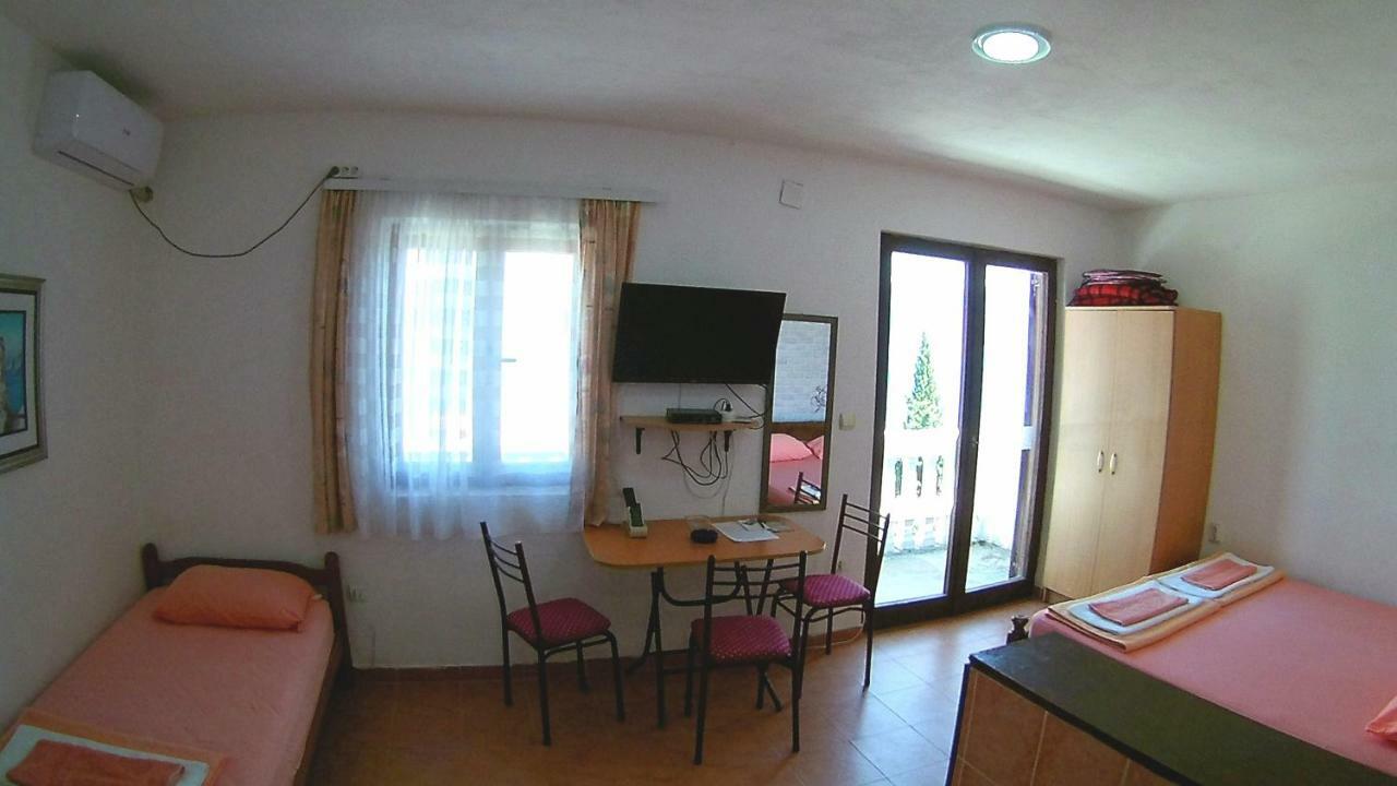 Apartments Ceca Tivat Exterior photo