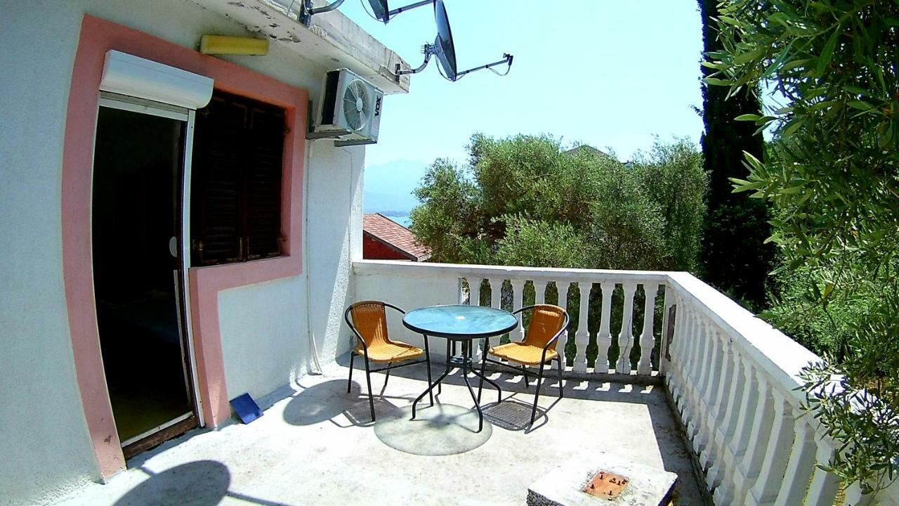 Apartments Ceca Tivat Exterior photo